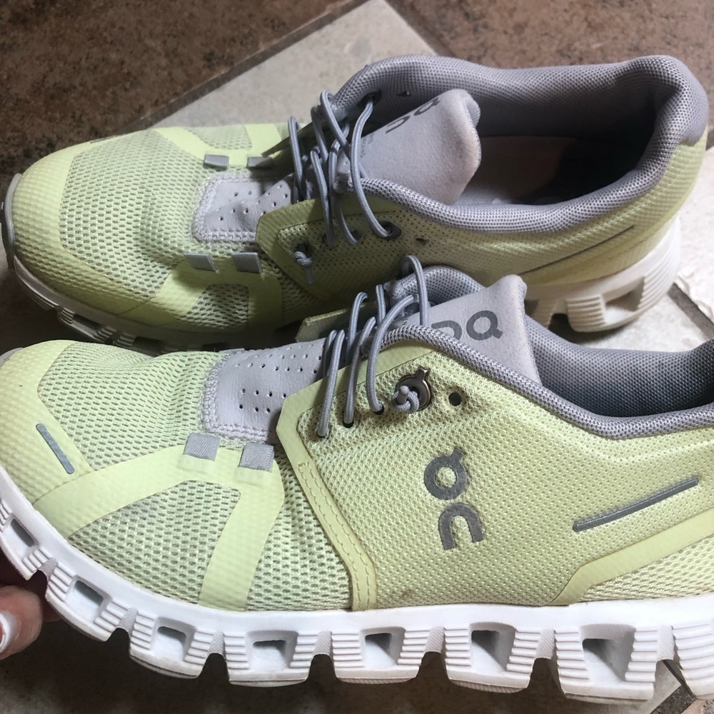 On Running Women's Sneakers in Light Green and Gray